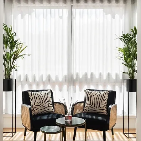 Hotel At 41 *
